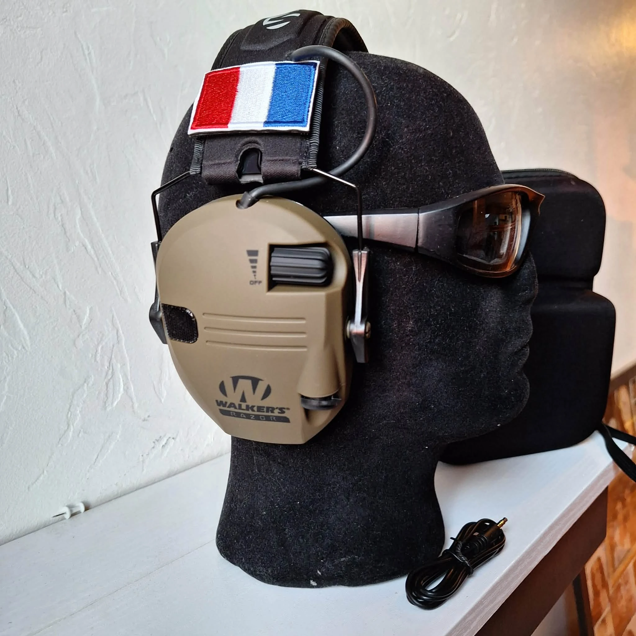 Cascos anti-ruido electrónicos + gafas de protección + estuche de transporte + parches F – photo 5